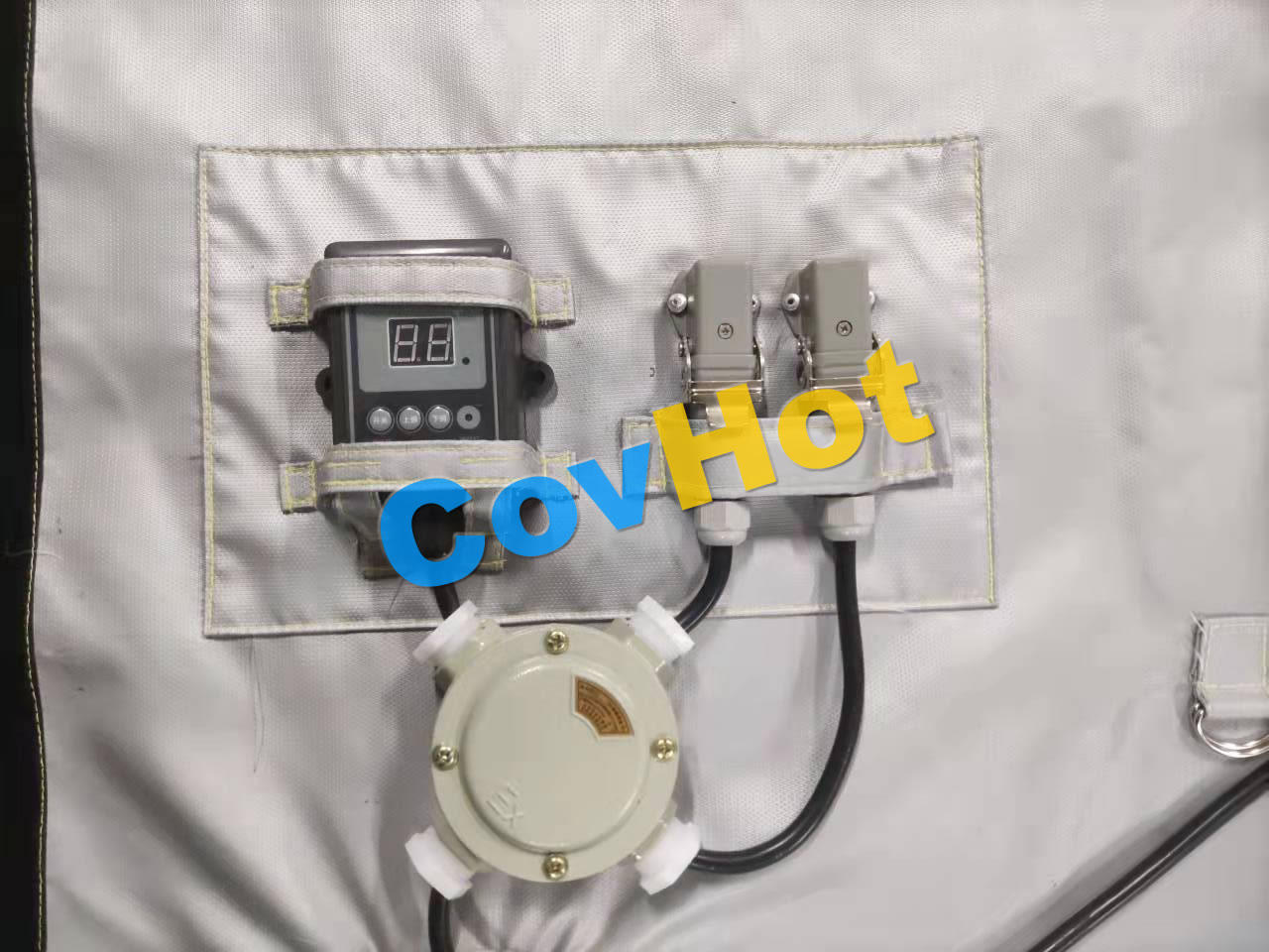 電伴熱<a href=http://m.orrb.cn/e/tags/?tagname=%E4%BF%9D%E6%B8%A9%E5%A5%97 target=_blank class=infotextkey>保溫套</a>